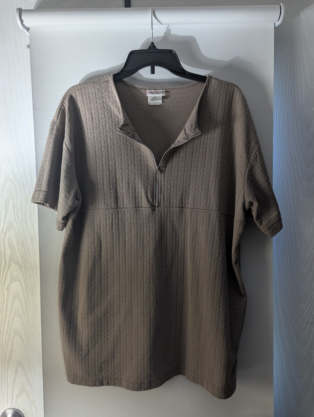 Women's Quarter-Zip Short Sleeve Shirt — Brown